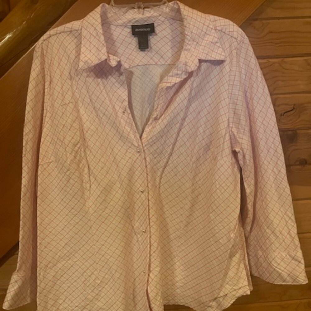 Pink light-dark diamond Pearl Button Blouse (Avenue)- Size 22-24